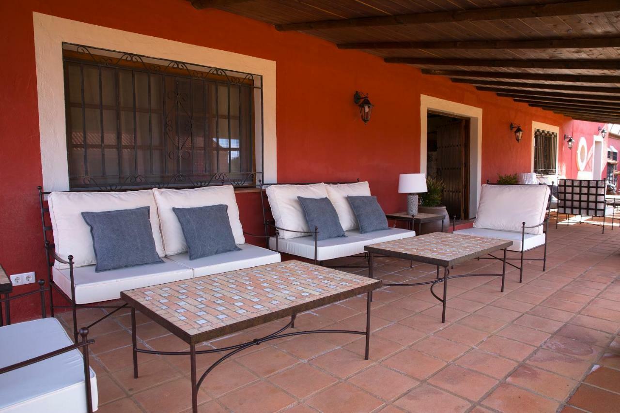 Hotel Rural Las Tejuelas Valdecaballeros Bagian luar foto