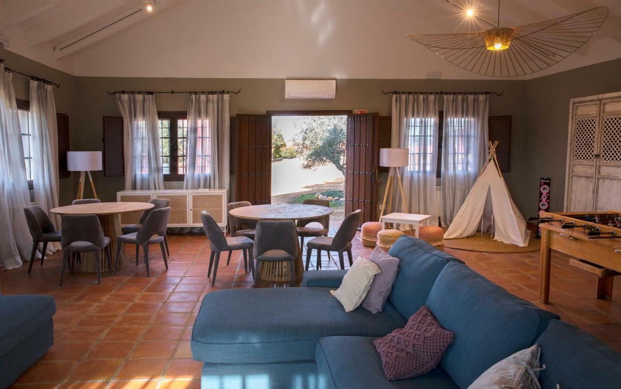 Hotel Rural Las Tejuelas Valdecaballeros Bagian luar foto